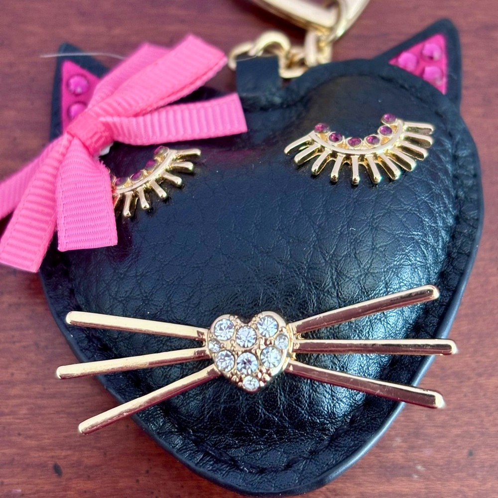 Betsey Johnson Cat Face Key Ring / Bag Charm – EUC - Picture 3 of 5